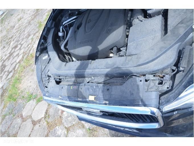 Volvo XC 60 D4 AWD Momentum - 28