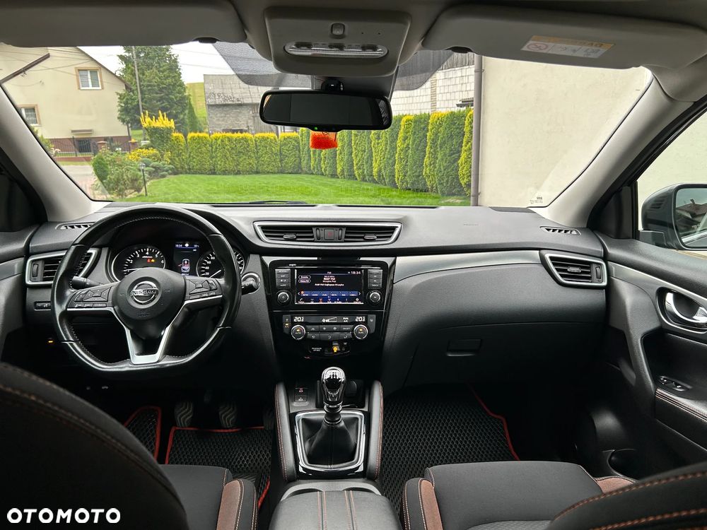 Nissan Qashqai 1.3 DIG-T N-Connecta - 24