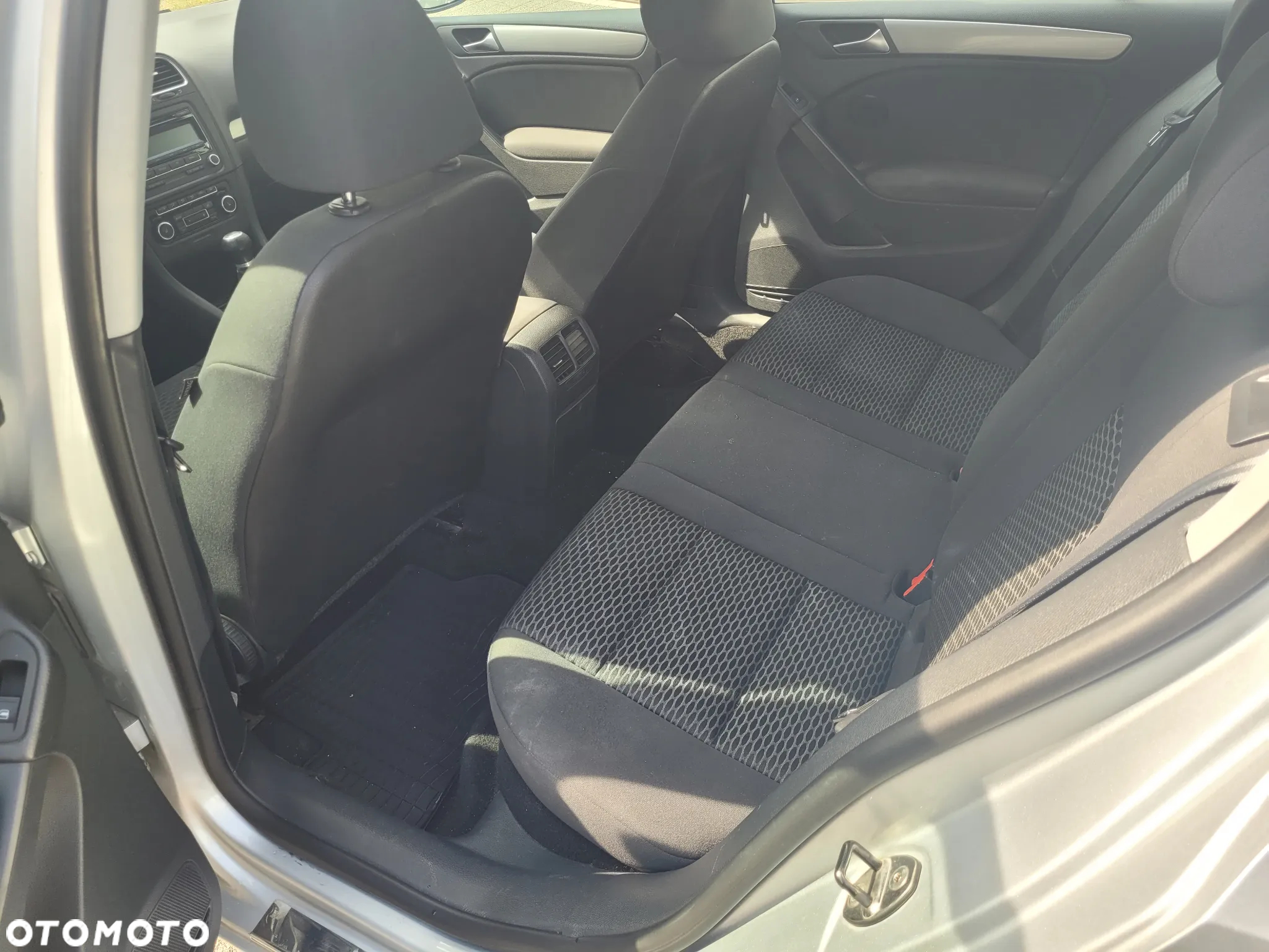 Volkswagen Golf 1.6 TDI BlueMotion Technology Comfortline - 10