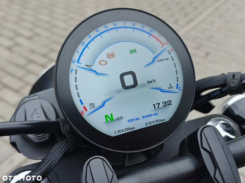 QJMOTOR SRV 125 - 12