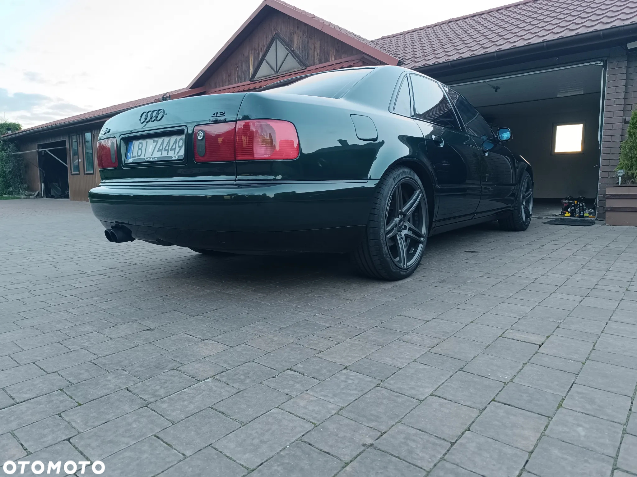 Audi A8 4.2 Quattro - 9