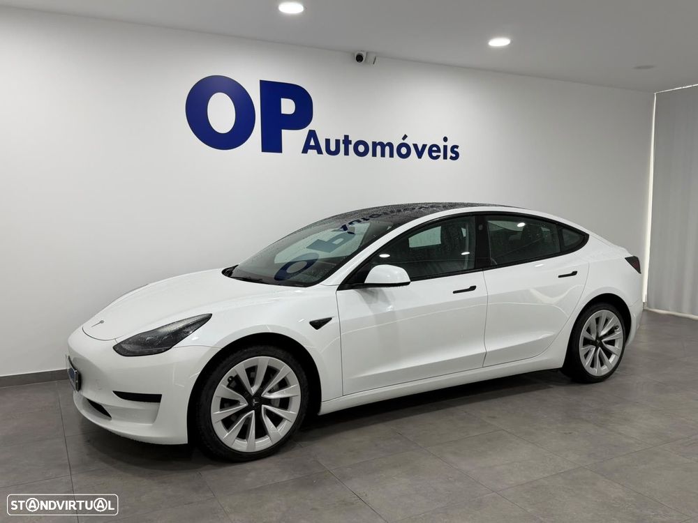 Tesla Model 3 - 3