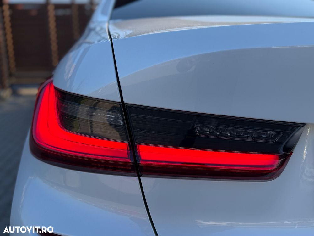 BMW Seria 3 320d Aut. Edition M Sport Shadow - 33