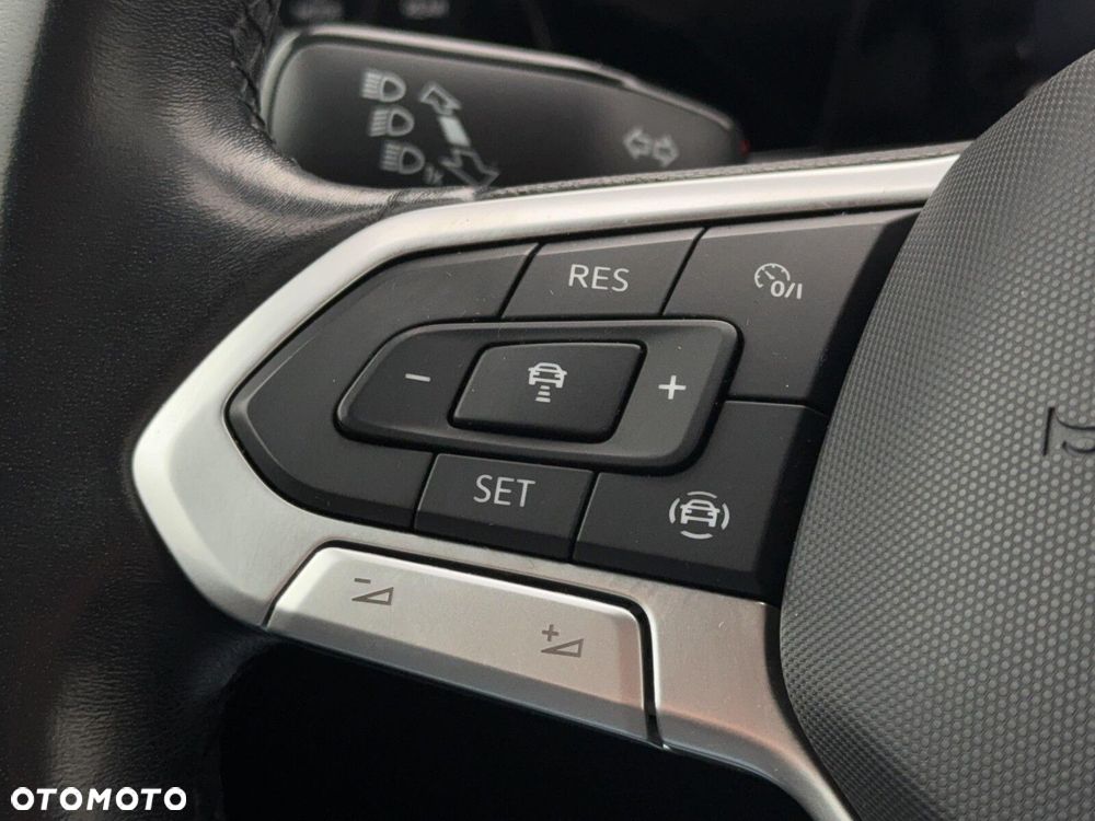 Volkswagen Golf 1.0 TSI Life - 16