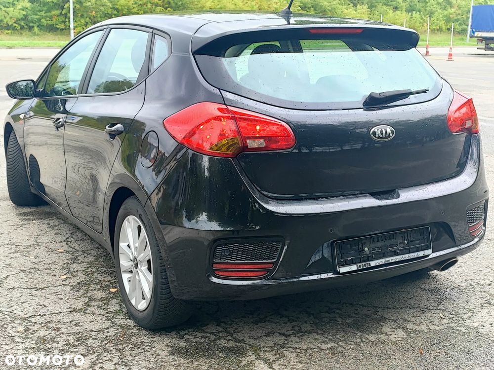 Kia Ceed - 16