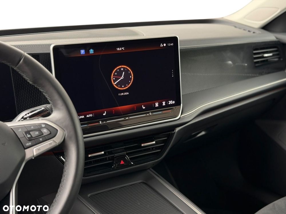 Volkswagen Passat - 13