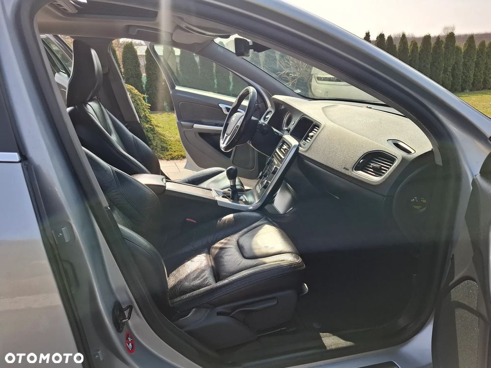 Volvo V60 D3 Edition - 25