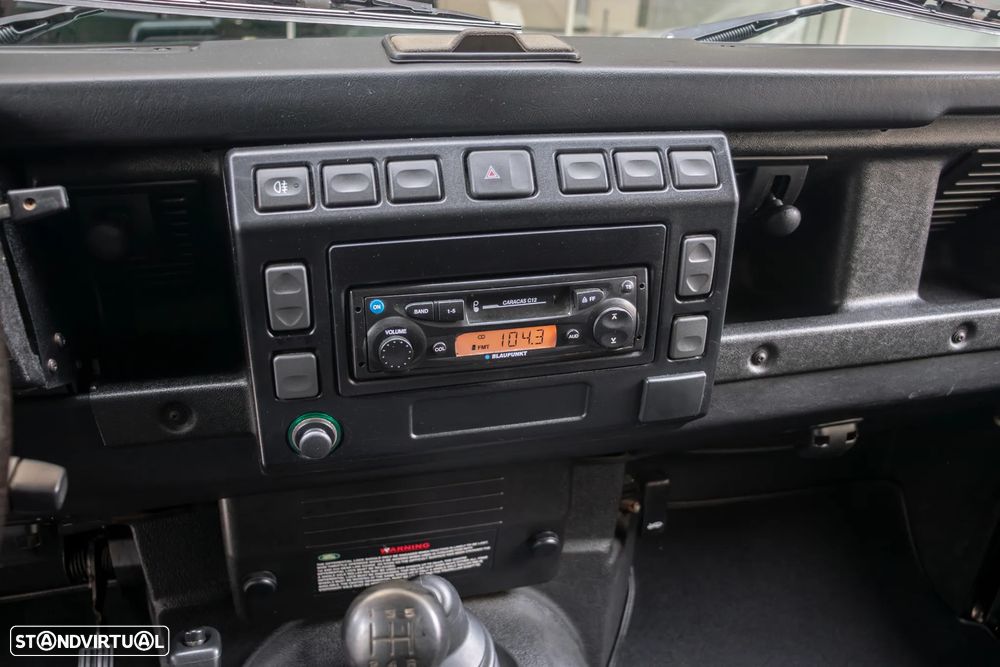 Land Rover Defender - 14