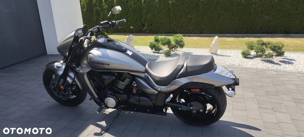 Suzuki Boulevard - 27
