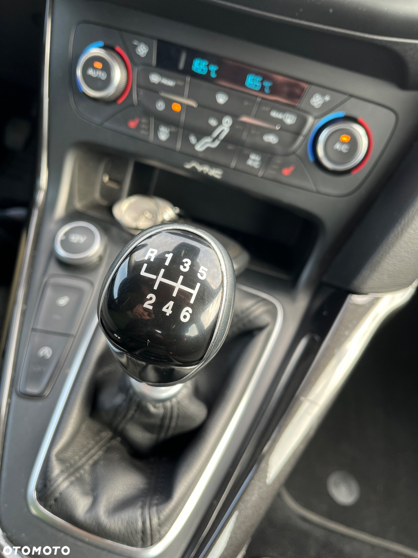 Ford Focus 1.5 EcoBoost Titanium ASS - 27