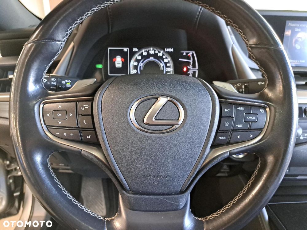 Lexus ES 300h Business Edition - 19
