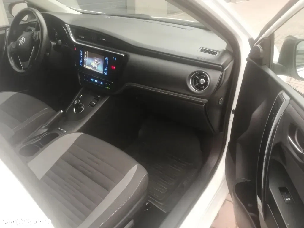 Toyota Auris 1.8 VVT-i Hybrid Automatik Style Selection - 11