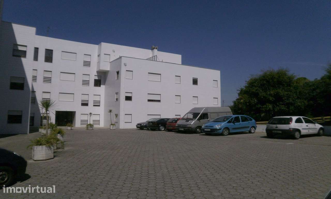Apartamento T2 com garagem e jardim em Gulpilhares - Grande imagem: 2/14
