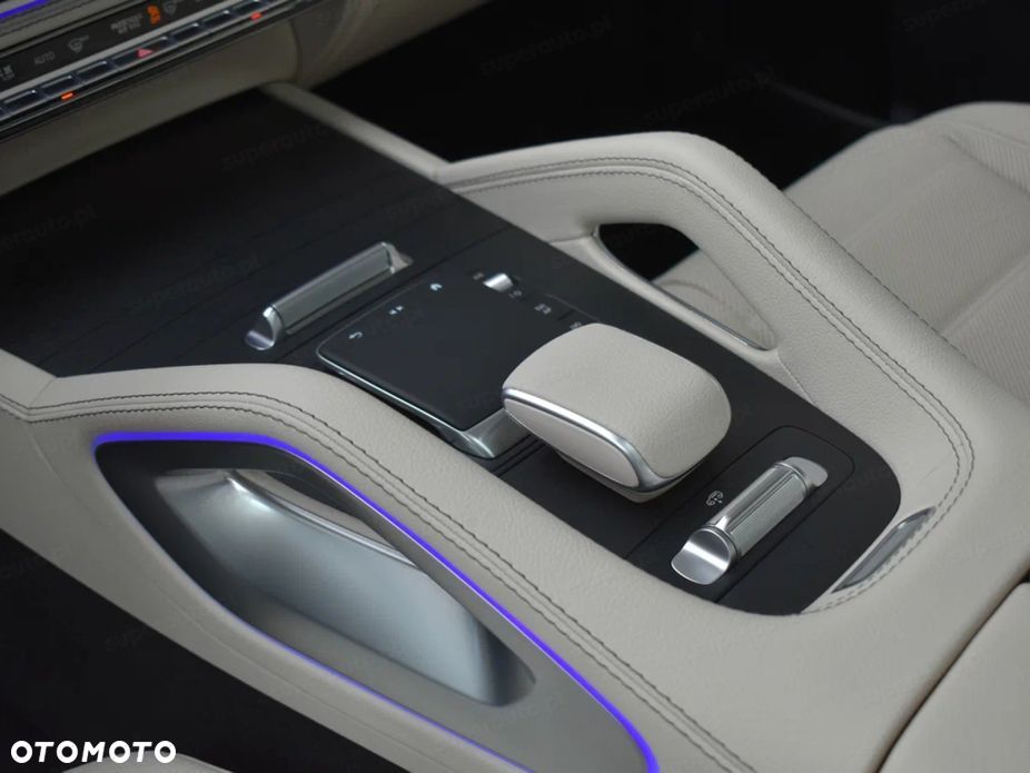 Mercedes-Benz GLS - 14