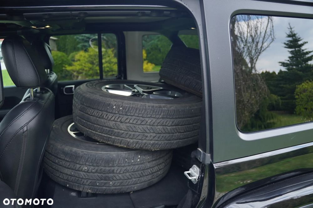 Jeep Wrangler 3.6 Unlim Sahara - 18