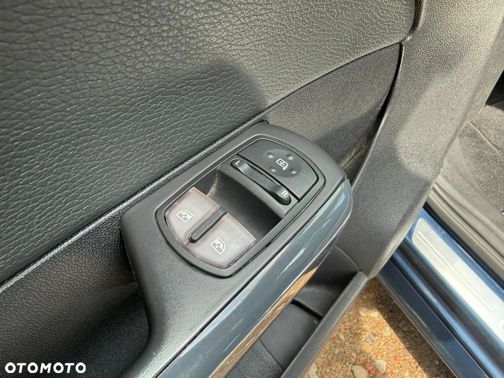 Opel Corsa 1.4 16V Innovation - 15