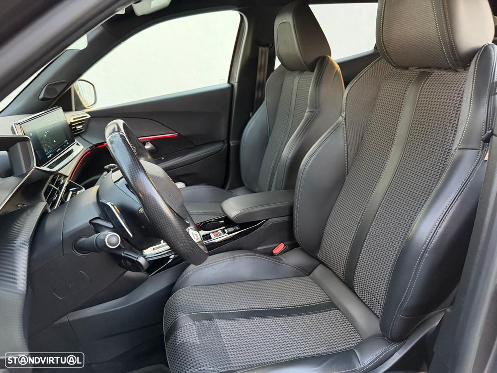 Peugeot 2008 1.2 PureTech GT Line EAT8 - 12