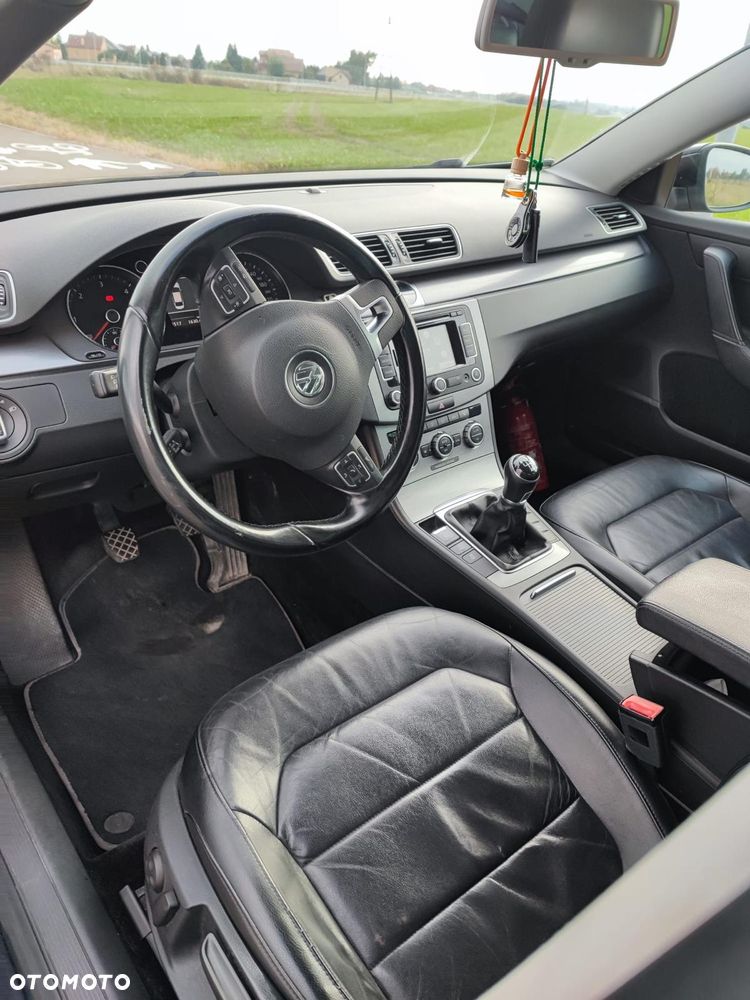 Volkswagen Passat - 7