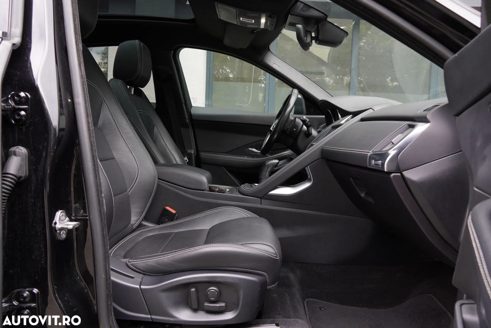 Jaguar E-Pace D180 AWD Aut. R-Dynamic - 9