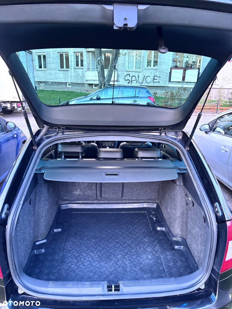 Skoda Octavia 2.0 TDI CR DPF RS - 14