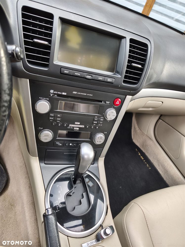 Subaru Legacy - 17