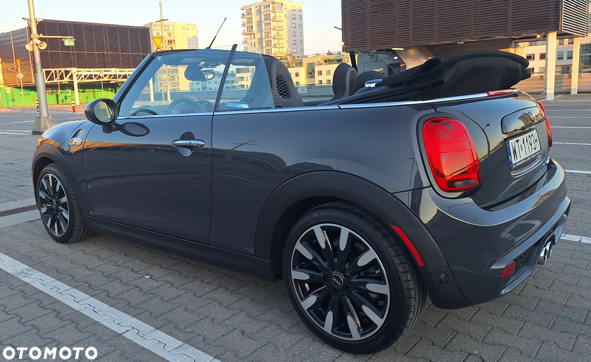 MINI Cooper S Cabrio Sidewalk - 30