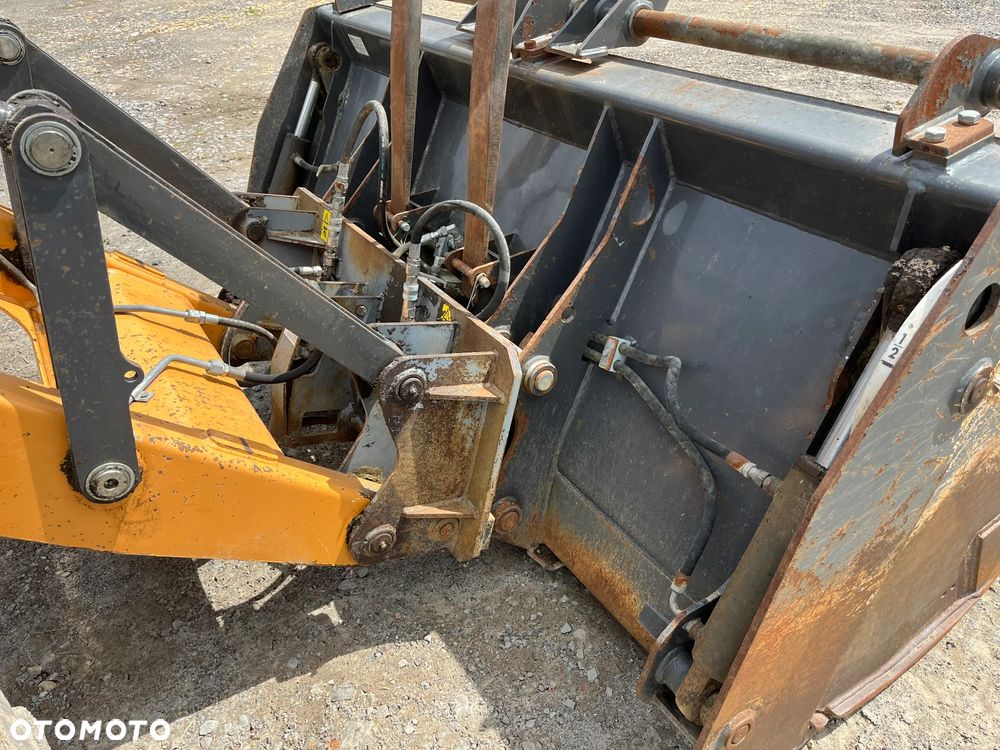 Case 695ST - 13
