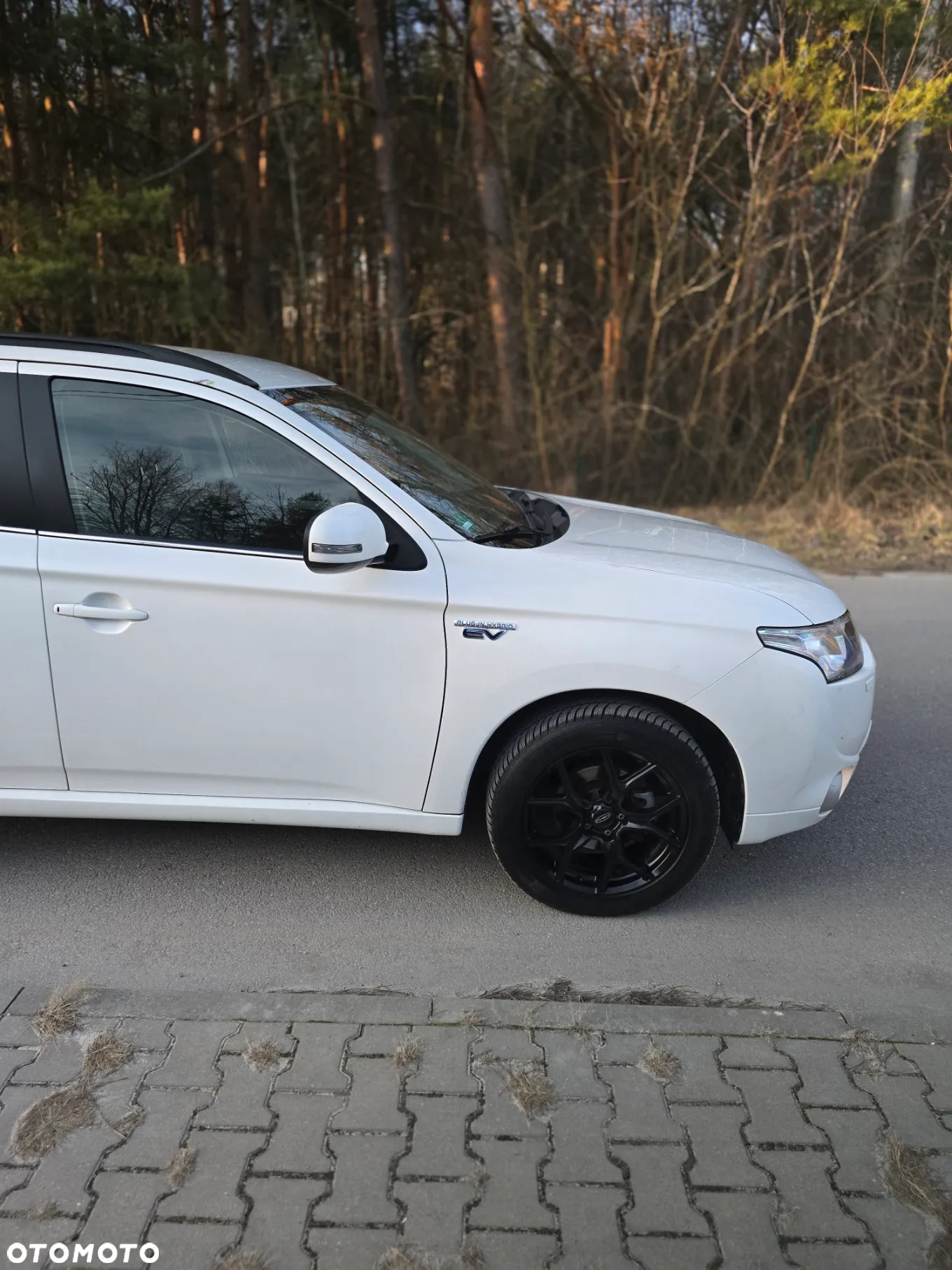 Mitsubishi Outlander 2.0 4WD Plug-In Hybrid - 11