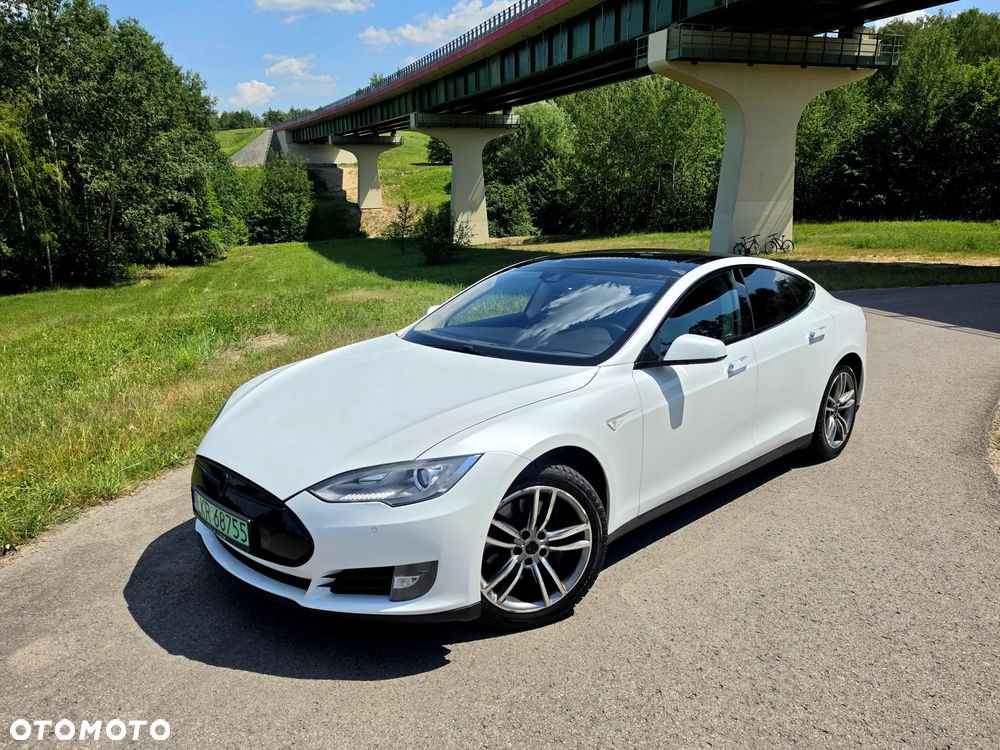 Tesla Model S - 2
