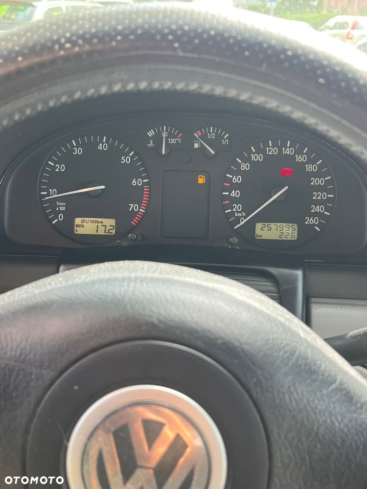 Volkswagen Passat 1.8 - 26