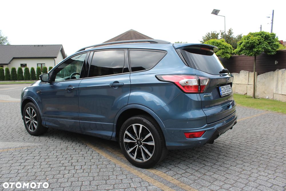 Ford Kuga 1.5 EcoBoost 2x4 ST-Line - 3