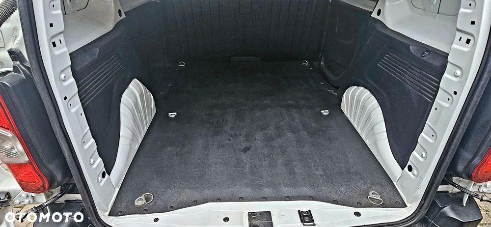 Opel COMBO - 12