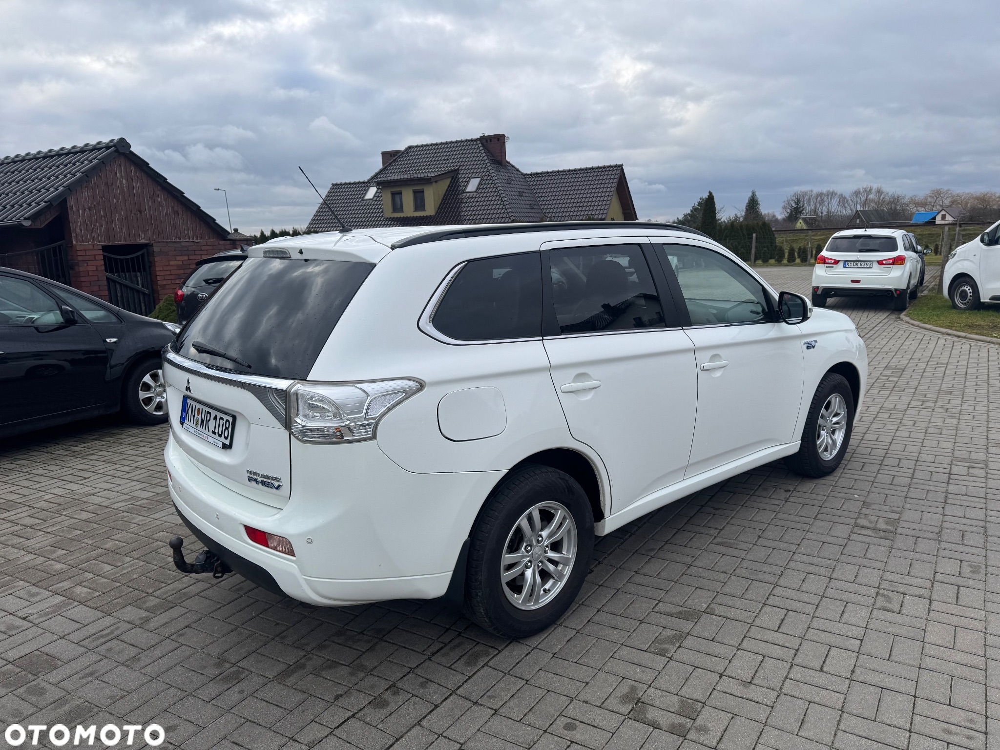 Mitsubishi Outlander 2.0 4WD Plug-In Hybrid - 9