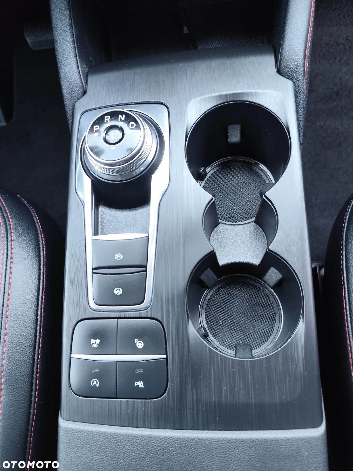 Ford Kuga - 26