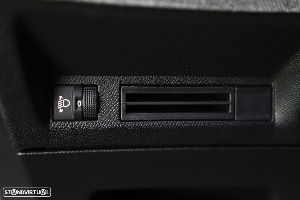 Peugeot 5008 1.2 Hybrid Allure e-DCS6 - 15