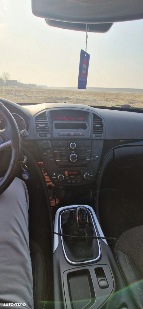 Opel Insignia 2.0 CDTI - 9