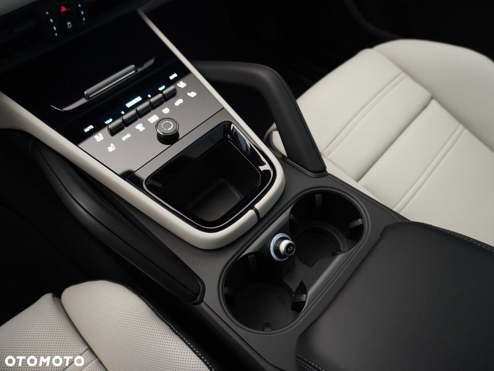 Porsche Cayenne E-Hybrid PHEV Black Edition - 29