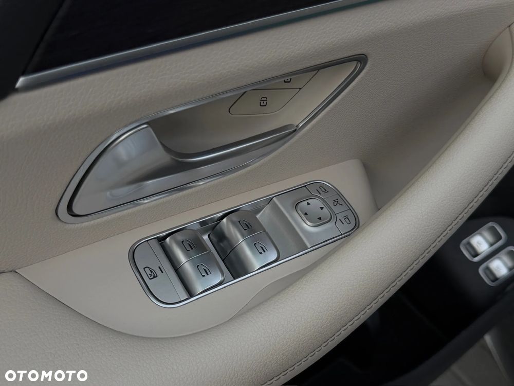 Mercedes-Benz GLS - 23