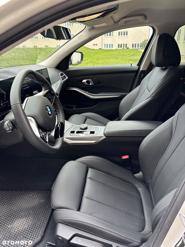 BMW Seria 3 318i - 9