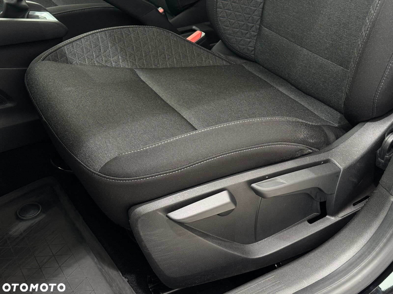 Renault Clio - 11