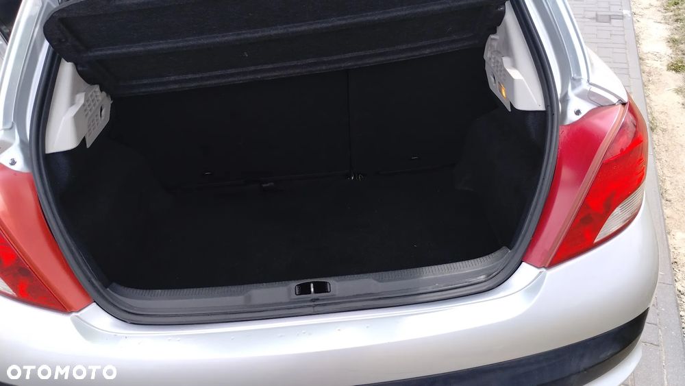 Peugeot 207 1.4 16V Sporty - 16