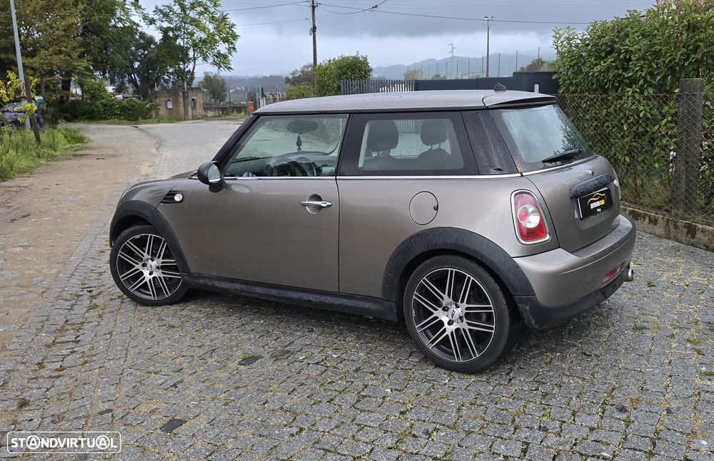MINI 3 Portas One D - 10