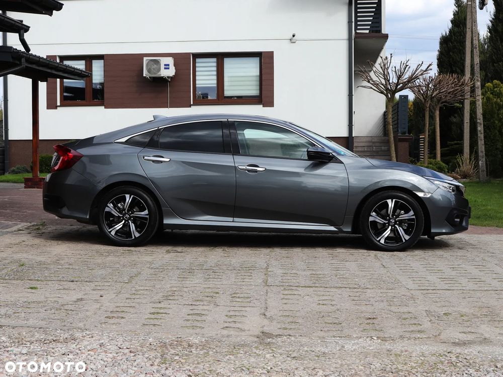 Honda Civic 1.5 i-VTEC Turbo CVT Prestige - 17