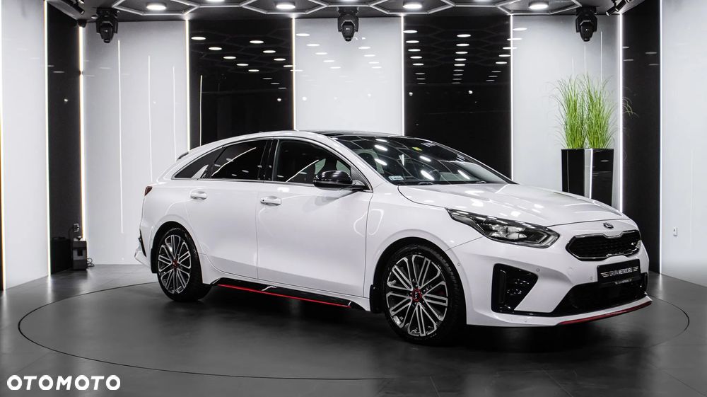 Kia ProCeed - 11