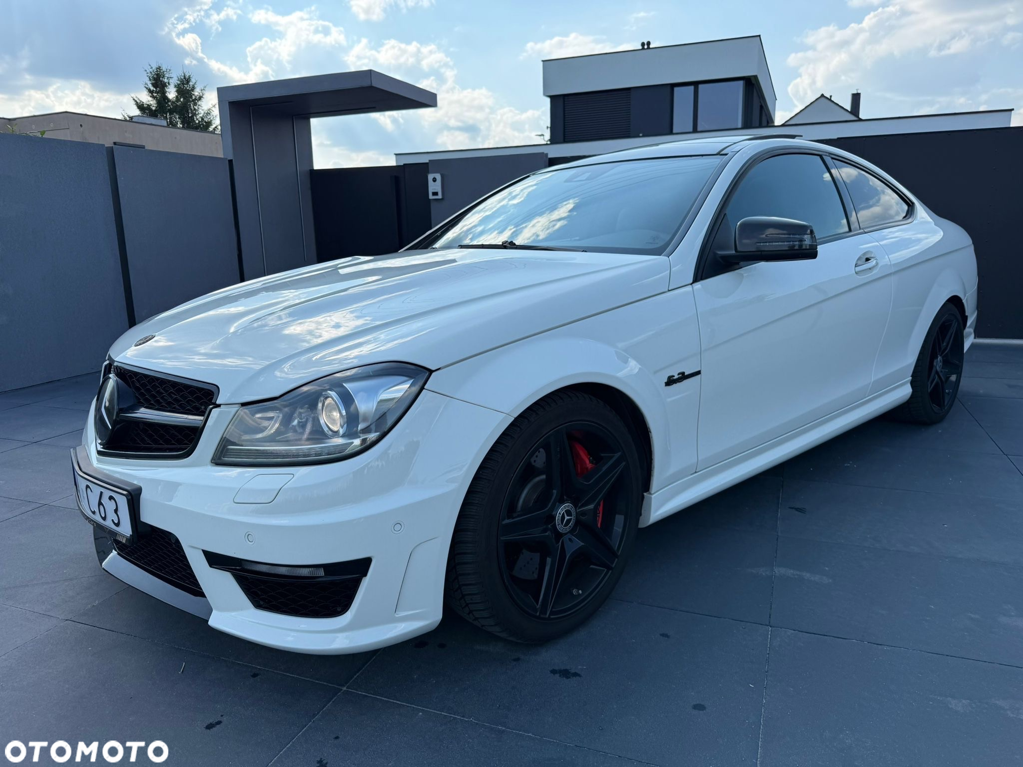 Mercedes-Benz Klasa C 63 AMG Coupe AMG SPEEDSHIFT MCT AMG Performance Package - 2