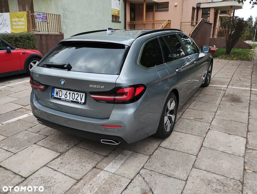 BMW Seria 5 520d - 32