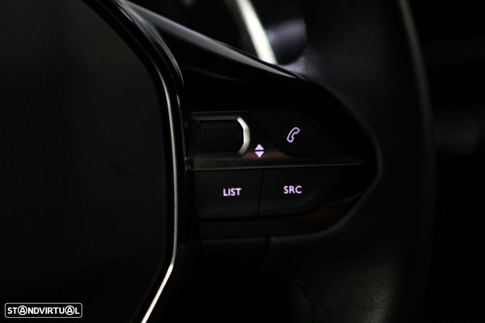 Peugeot 2008 1.2 PureTech Allure EAT8 - 22