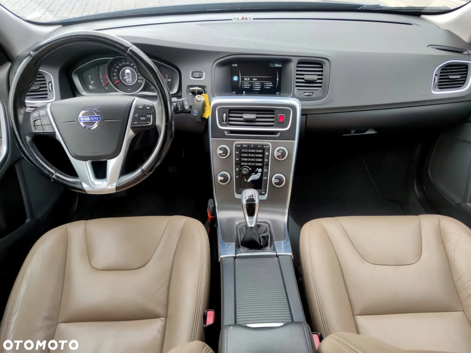 Volvo V60 D4 Momentum - 13