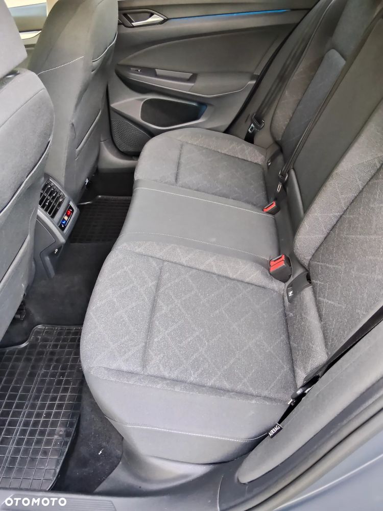 Volkswagen Golf - 11
