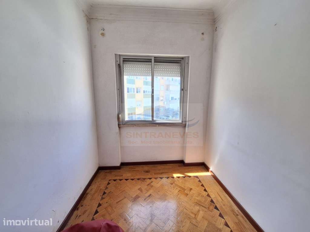 Magnífico T2+1 duplex pronto habitar na Amadora - Grande imagem: 4/16